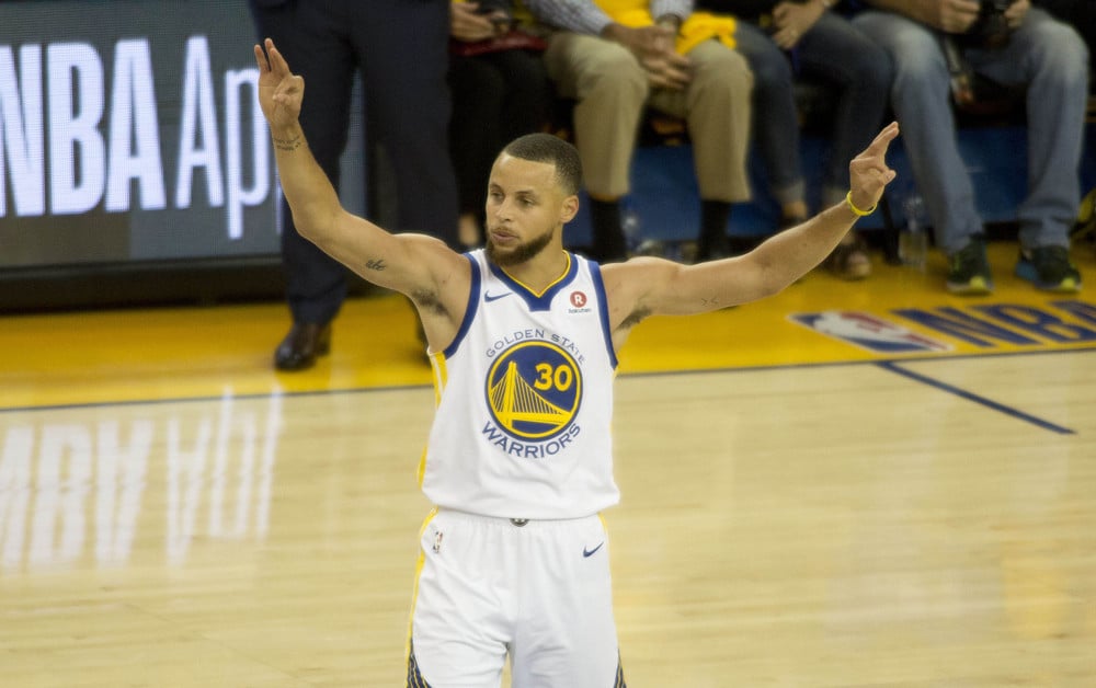 Récord en el Kings-Warriors: ¡41 triples anotados!
