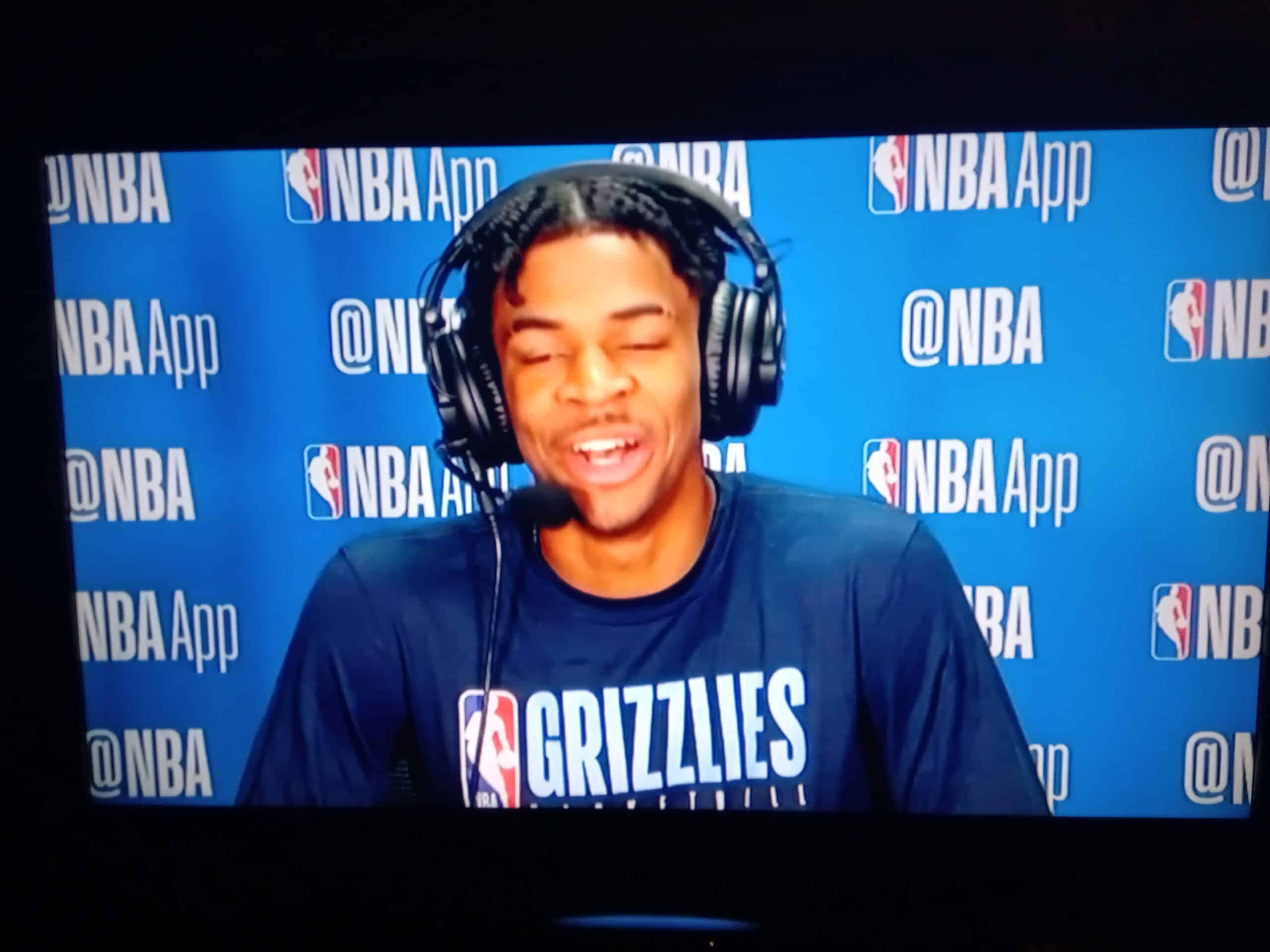 El novato Ja Morant ya luce con los Grizzlies