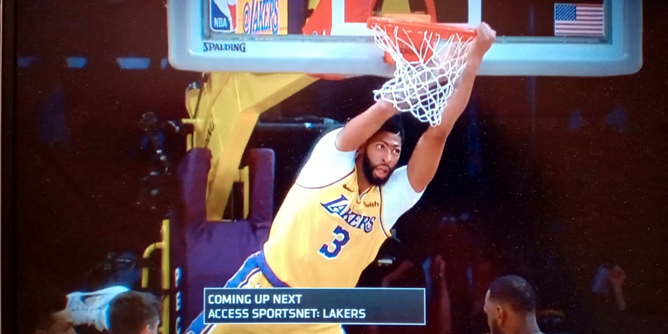 Anthony Davis hace 40 puntos y 20 rebotes en tres cuartos