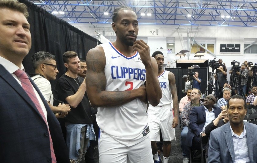 Kawhi Leonard solo juega 11 minutos en su primera presencia con Clippers