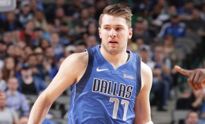 Dallas vence con Doncic completando un triple-doble en 3 cuartos