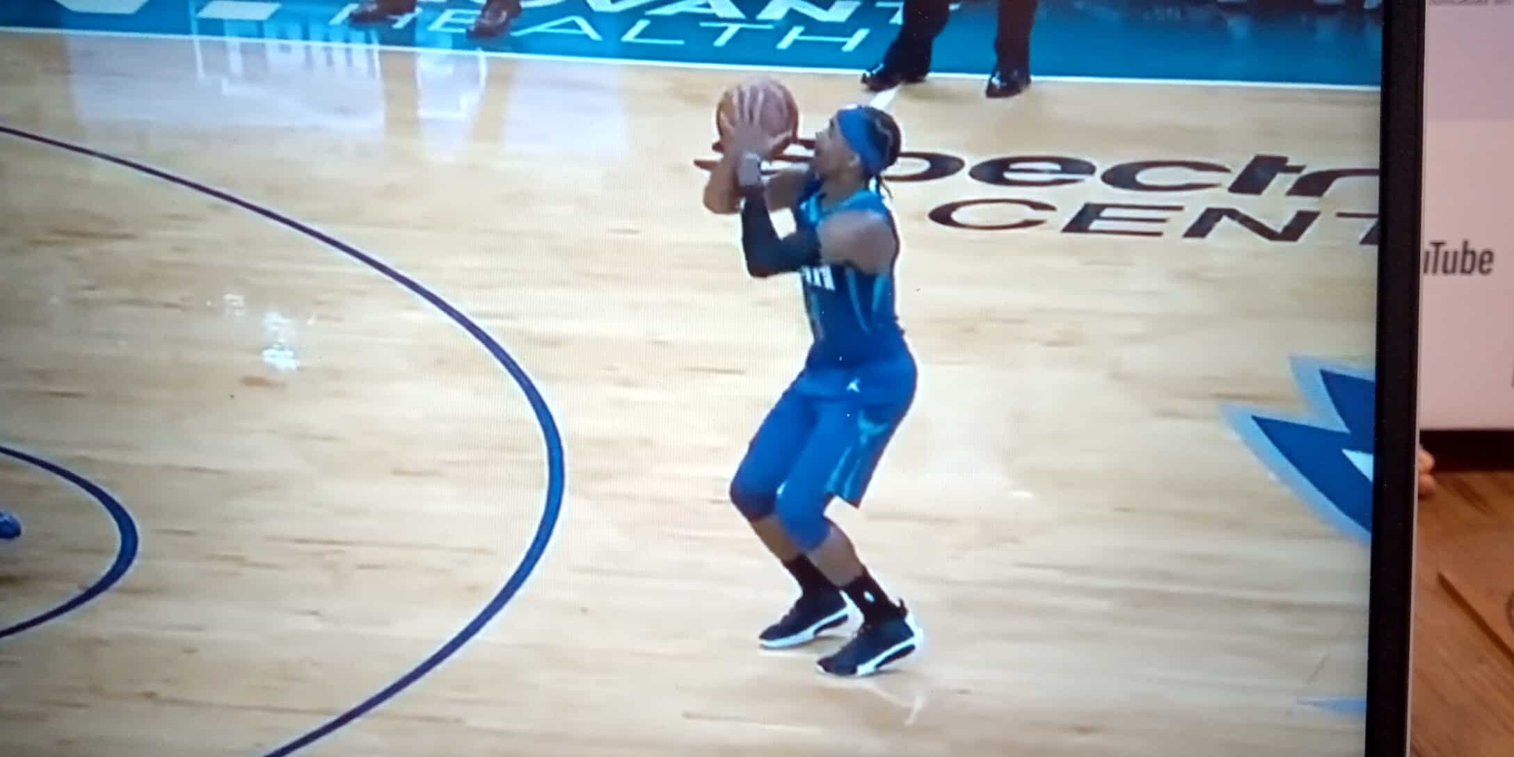 Devonte’ Graham endosa 10 triples a Golden State