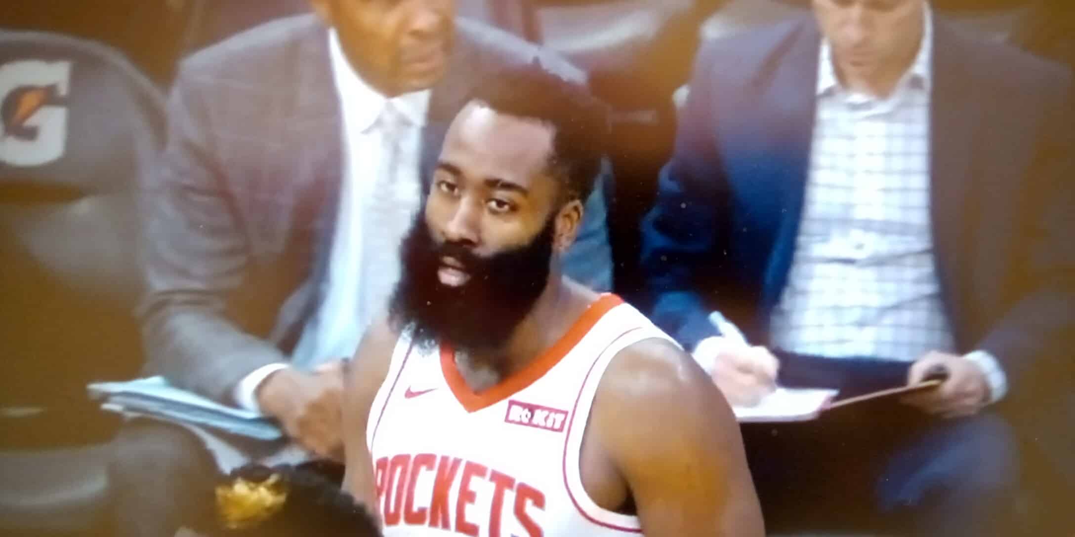 James Harden se marca otro partido colosal: 54 puntos y 10 triples