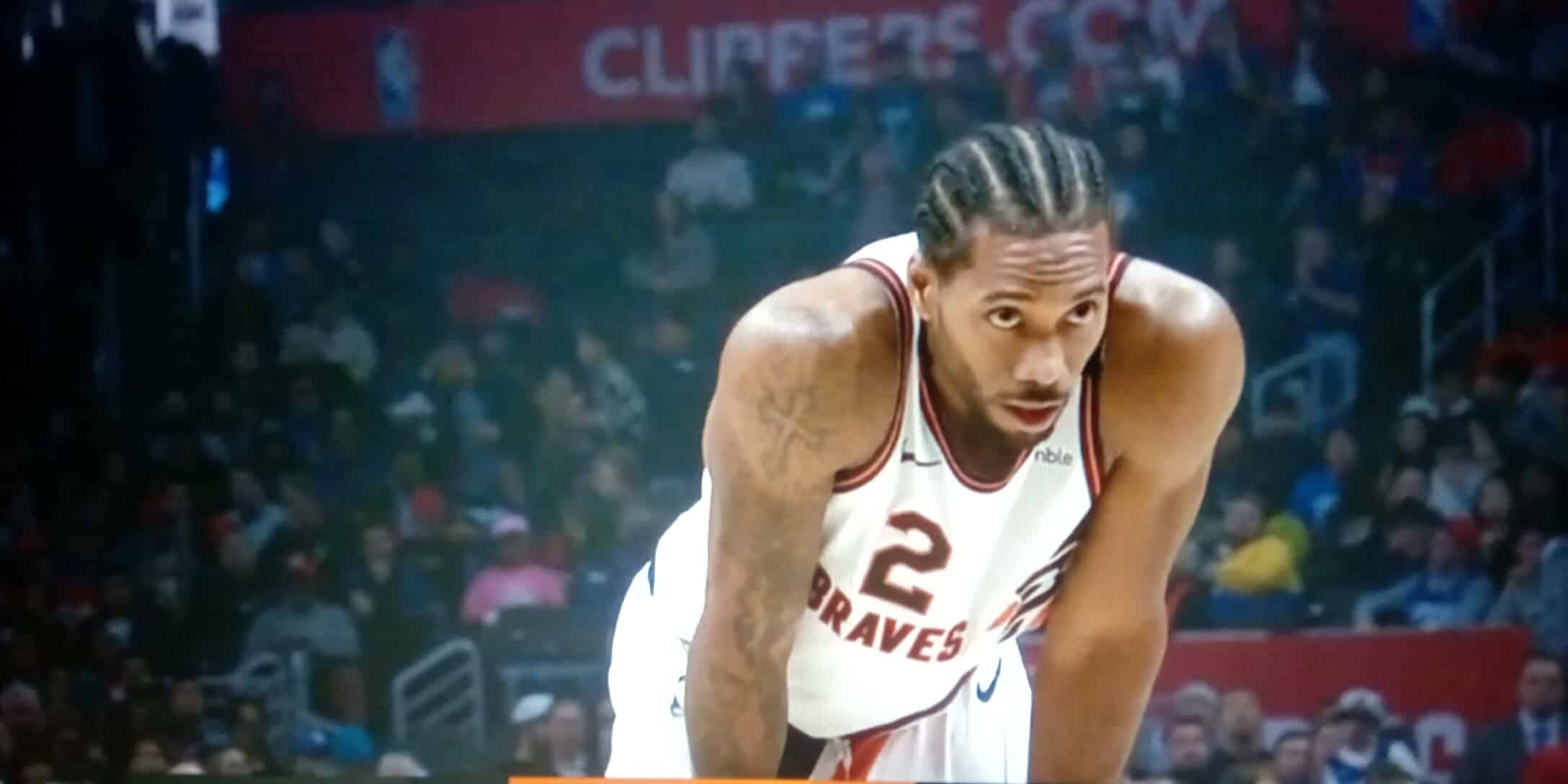 Kawhi Leonard anota 43 puntos en 3 cuartos ante Cleveland