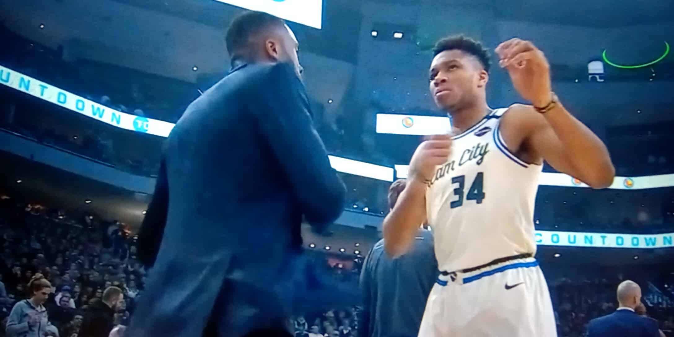 Antetokounmpo llega a los 10.000 puntos y firma un triple-doble