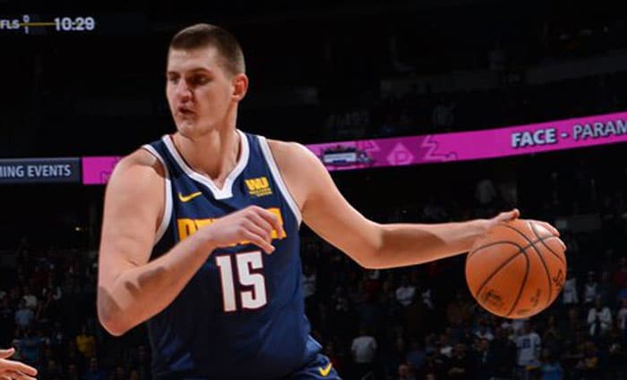 Jokic es el décimo jugador en la historia que hace un 30-20-10