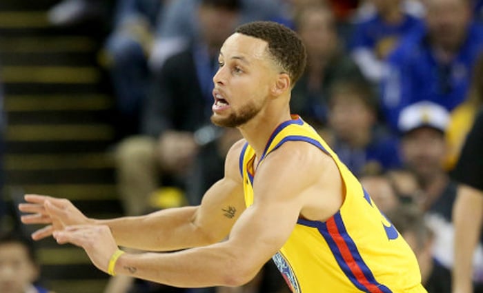 Jugadores actuales de la NBA con mejor récord anotador en la NCAA