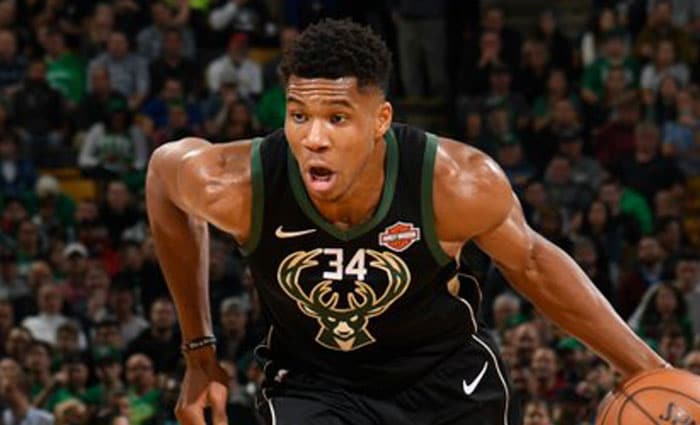 Milwaukee a medio gas, Antetokounmpo a tope
