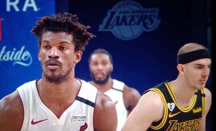 Colosal duelo entre Butler y LeBron en el quinto partido