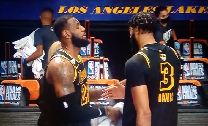 LeBron-Davis, tercer dúo campeón más dominante en los playoffs