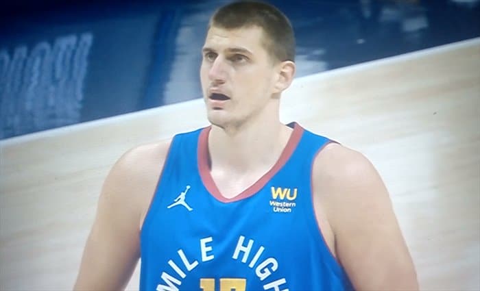 Denver domina a Lakers con triple-doble de Jokic y un gran Campazzo