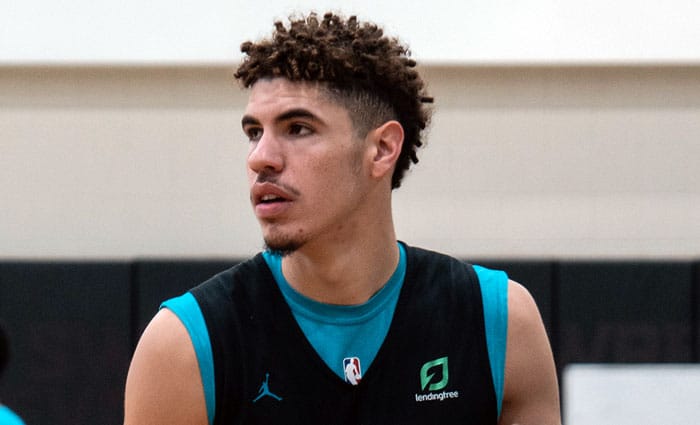 Los Hornets pierden por 68 puntos ante Dallas Mavericks