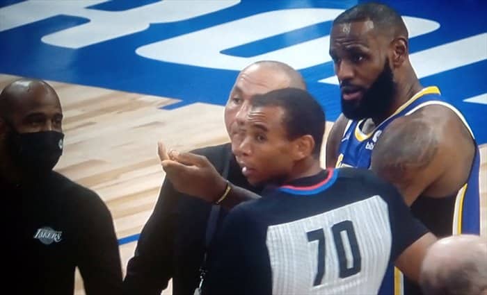 La NBA suspende con un partido a LeBron y con dos a Stewart