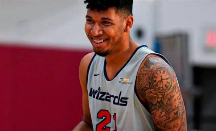 Jaime Echenique se convierte en el primer colombiano en jugar en la NBA