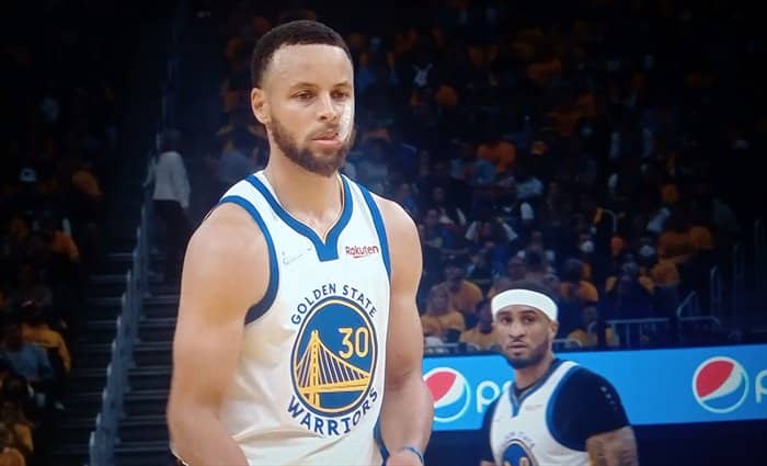 Warriors arrolla a Celtics en el tercer cuarto para empatar las Finales