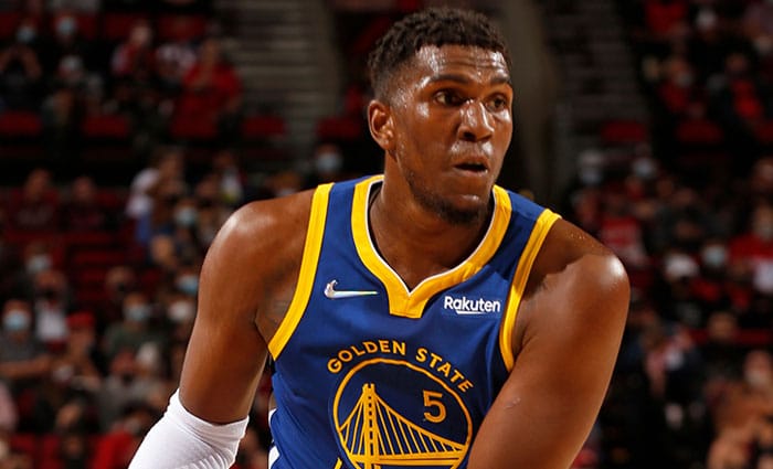 Hornets y Kings detrás del agente libre Kevon Looney