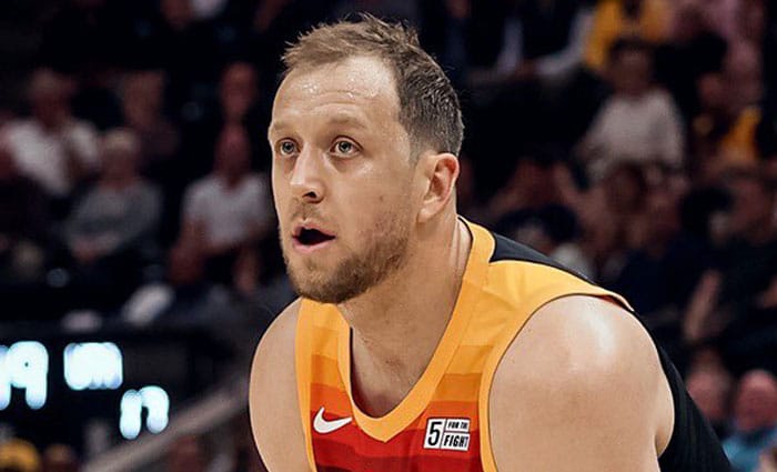 Milwaukee sorprende al contratar al lesionado Joe Ingles