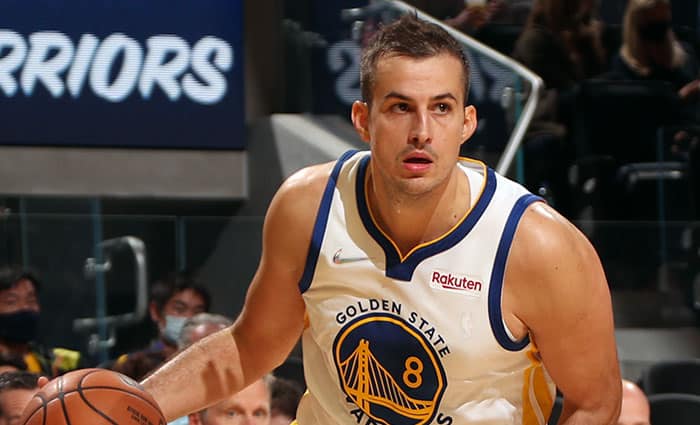 Nemanja Bjelica regresa a Europa con su título de campeón
