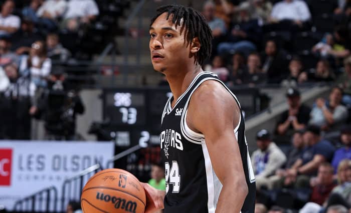 Spurs vence en Filadelfia y deja a los Sixers con marca de 0-3