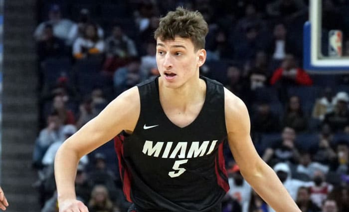 El serbio Nikola Jovic empieza a mostrar su calidad en Miami Heat