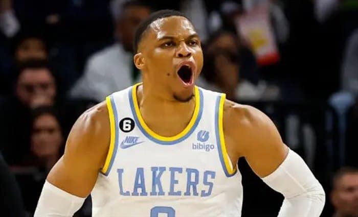 Lakers consigue su primera victoria de la temporada y Ham se estrena