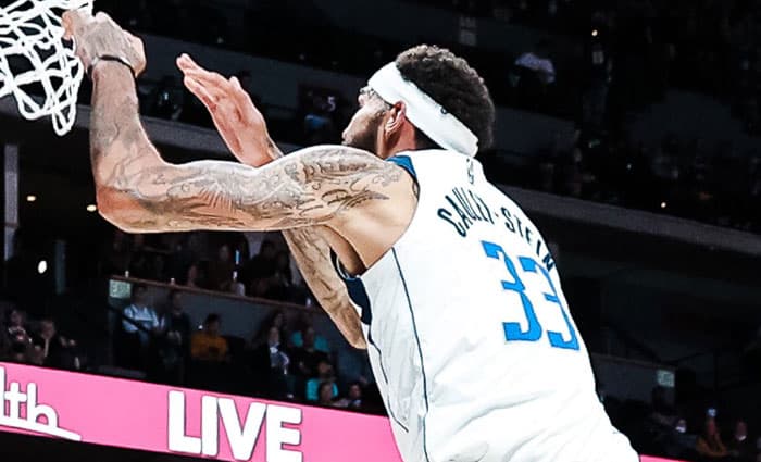 Houston Rockets firma al pívot Willie Cauley-Stein