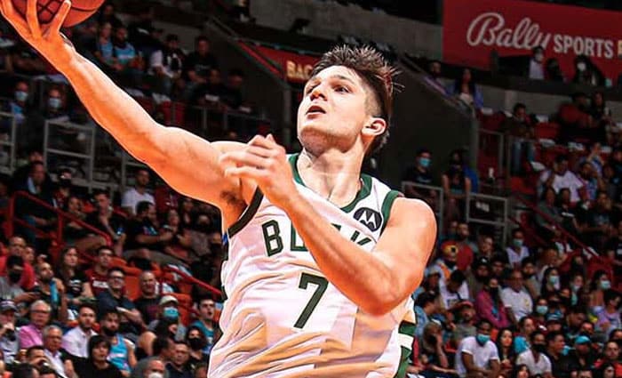 Milwaukee Bucks tantea el valor en el mercado de Grayson Allen