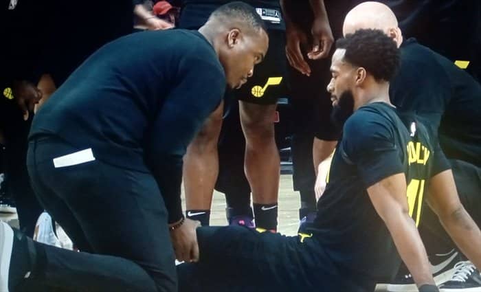 Fea lesión de rodilla de Mike Conley
