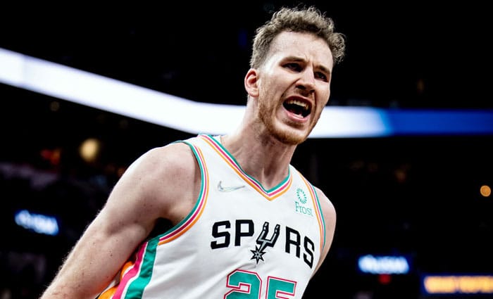 Jakob Poeltl podría interesar a Boston Celtics