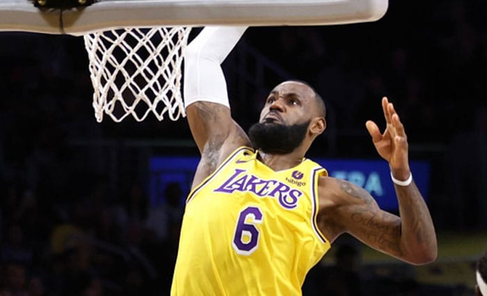 LeBron celebra su 38 cumpleaños con 47 puntos y victoria de su equipo