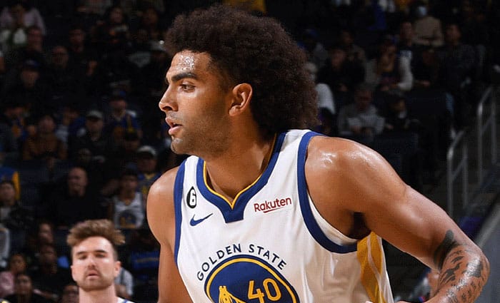 Warriors planea convertir en estándar el contrato dual de Anthony Lamb