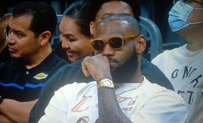Una camiseta de LeBron James con Heat se vende por 3,7 millones de dólares