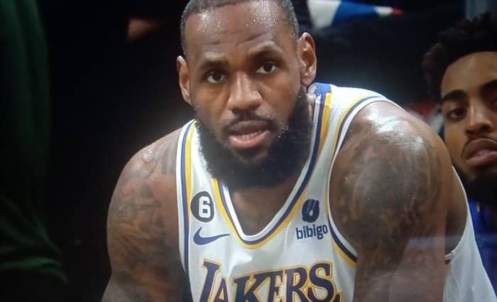 Lakers suma 5 victorias seguidas tras ganar 134-136 en Sacramento
