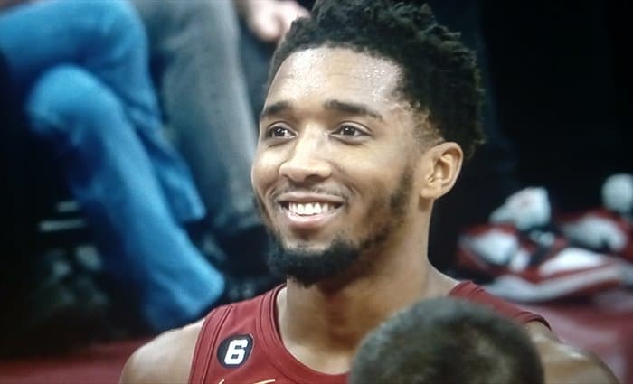 Noche loca de Donovan Mitchell: ¡71 puntos y victoria en la prórroga!