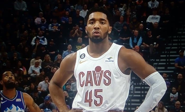 Donovan Mitchell anota 46 en su regreso a Utah pero pierde ante los Jazz