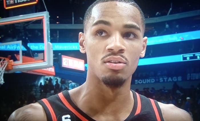 Hawks gana en Dallas con 30 de Murray para sumar su cuarto triunfo seguido