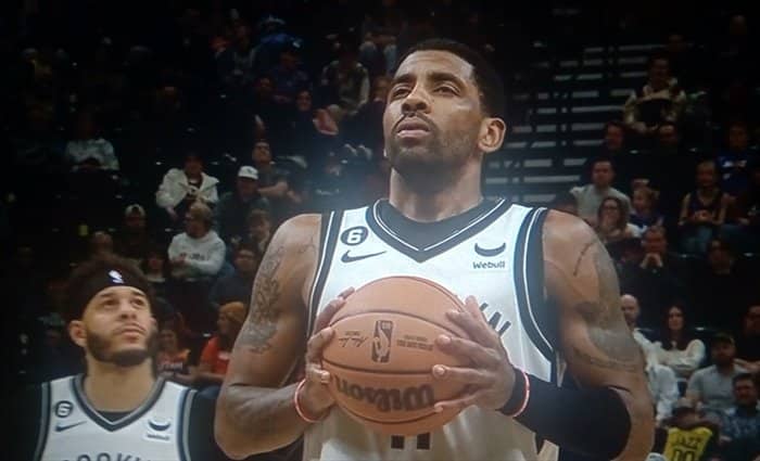 Kyrie Irving hace olvidar la baja de Durant con una actuación memorable