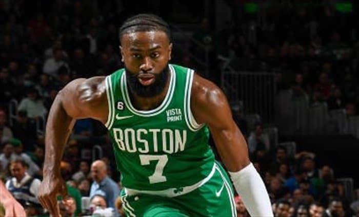 Boston Celtics alcanza las 30 victorias tras una exhibición de Jaylen Brown