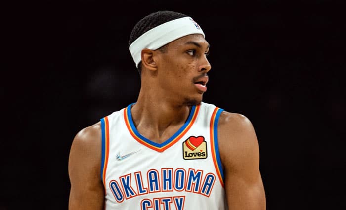 Thunder y Suns intercambian a Bazley y Saric