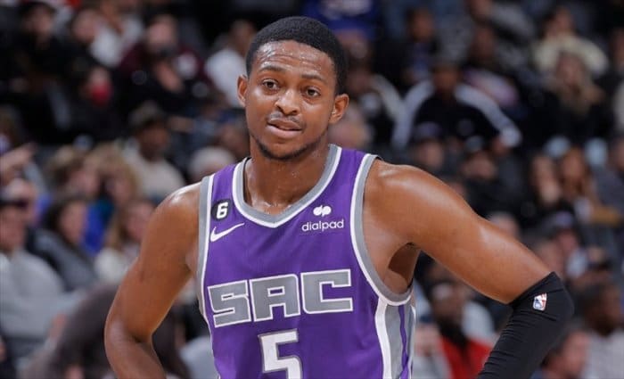 Los Kings con un gran Fox arruinan el primer partido Doncic-Irving