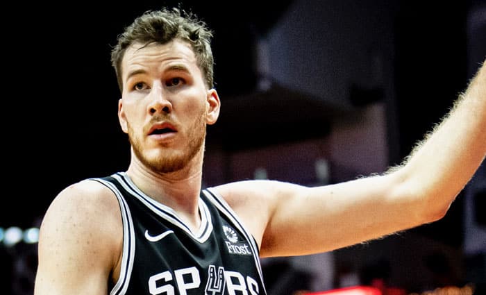 Jakob Poeltl vuelve al equipo donde comenzó su carrera NBA