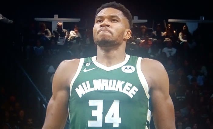 Regresa Antetokounmpo y sigue la fiesta de Milwaukee Bucks
