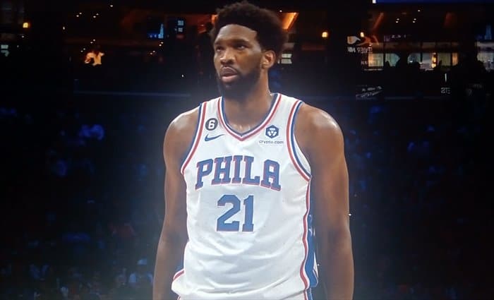 Sixers gana en Cleveland con Embiid en el centro de la polémica