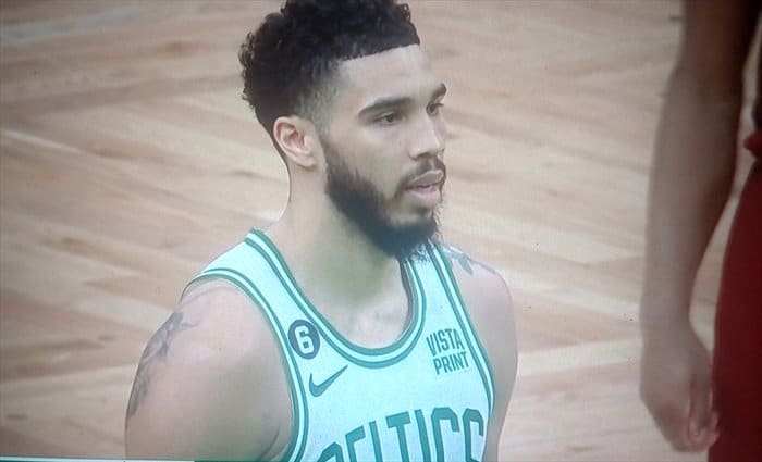 Boston gana en su tercer intento a Cavs con Tatum y Horford al frente