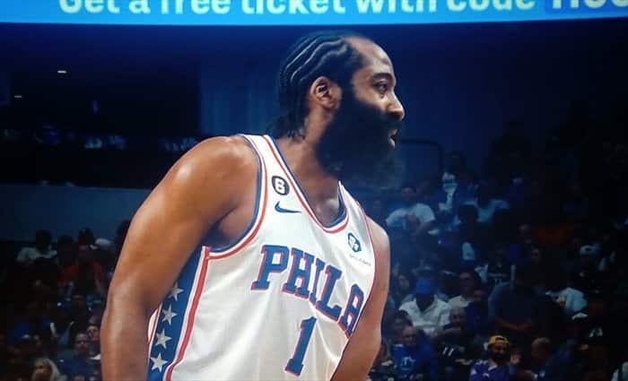 Sixers acaba con la racha de Bucks metiendo 48 puntos en el cuarto final