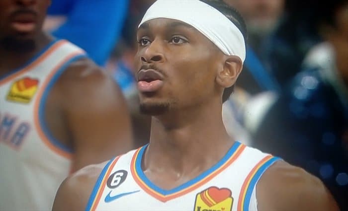 OKC Thunder se impone a Warriors pese a los 40 puntos de Curry