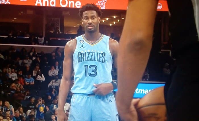Grizzlies exhibe localía, Warriors se arrastra como visitante