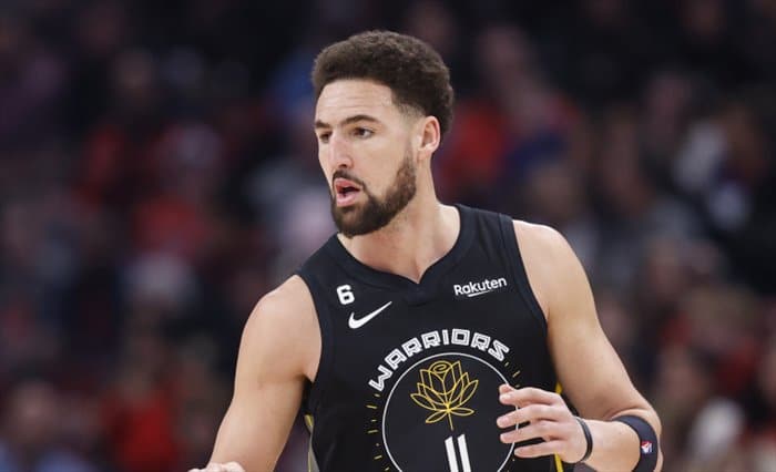 Warriors doblega a Phoenix en una gran noche en el tiro de Klay Thompson