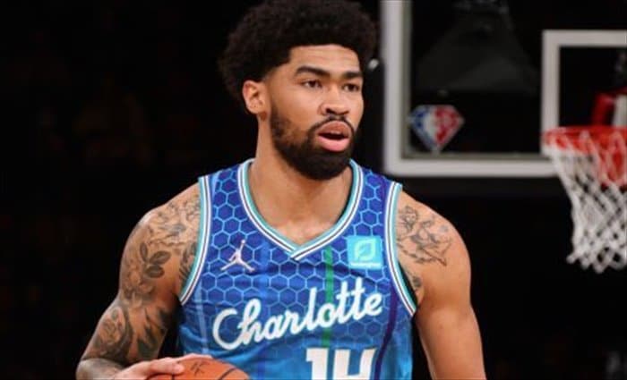 Nick Richards alarga su contrato con Hornets: 15 millones por 3 años
