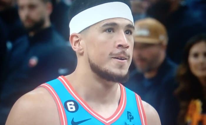 Phoenix se clasifica para playoffs y sigue sin perder con Durant en pista